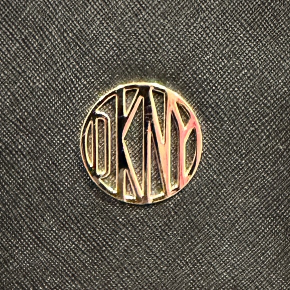 DKNY Women’s Black Bryant Park Dome Two Sided Satchel with Crossbody Strap NWOT - Picture 4 of 9